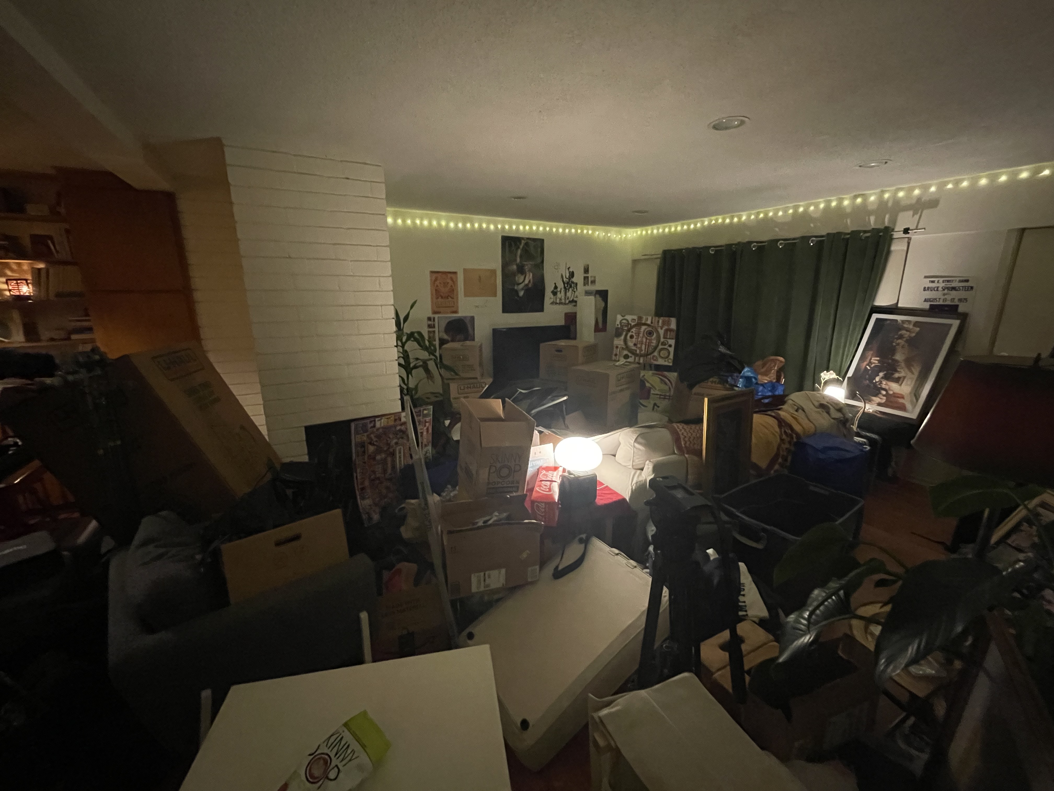Creative study - Workspace environment with ambient lighting